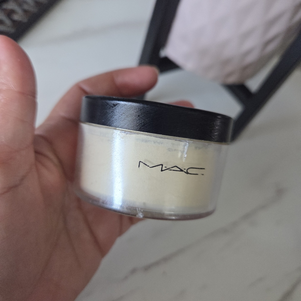 MAC Cosmetics Sheer Finish Setting Powder